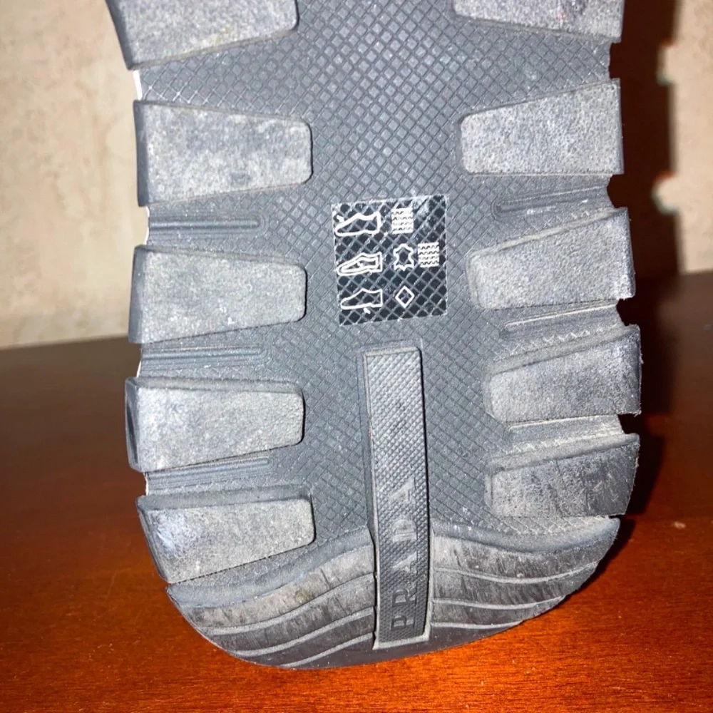 Mens Prada Shoes 9 1/2 - Picture 2 of 12